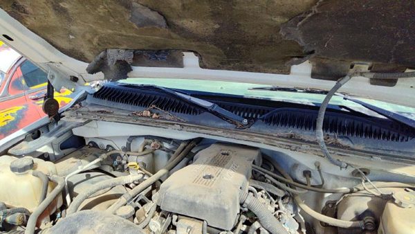 1999-2006 Chevy Silverado 1500 Windshield Wiper Cowl Vent Trim Panel Oem Cover — photo 3