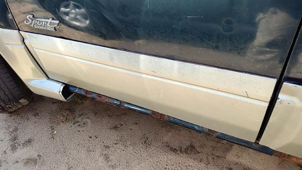 1996-1997 Suzuki Sidekick Driver Left Front Moulding From Door Oem Trim Strip — photo 1