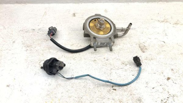 13-18 Dodge Ram 4500 6.7L Cummins Diesel Fuel Filter Water Separator Housing Oem — photo 3