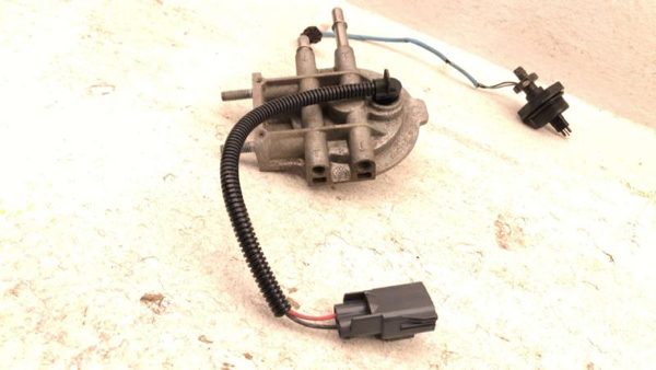 13-18 Dodge Ram 4500 6.7L Cummins Diesel Fuel Filter Water Separator Housing Oem — photo 8