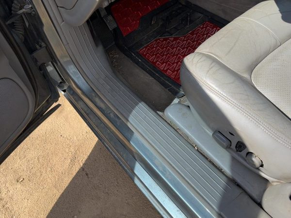 2003 Cadillac Seville Driver Left Lower Kick Trim Panel Oem Dark Gray 145 — photo 2