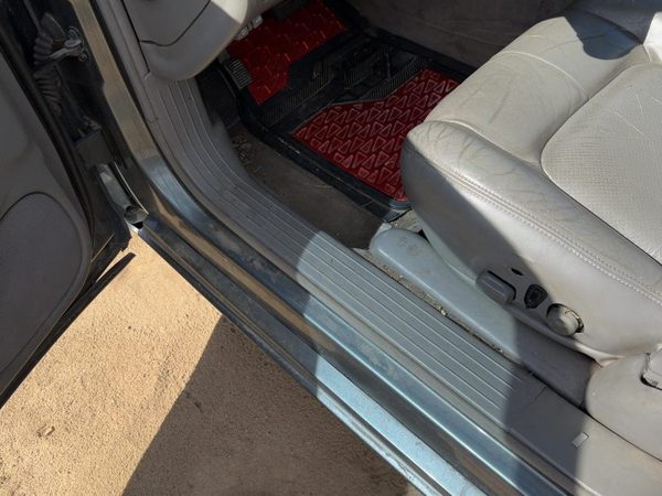 2003 Cadillac Seville Driver Left Lower Kick Trim Panel Oem Dark Gray 145 — photo 1