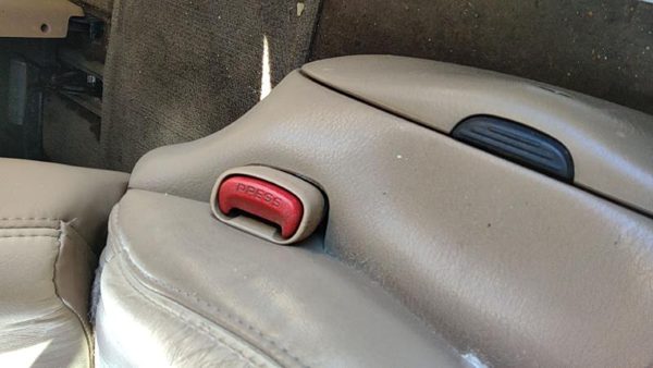 1998 Town & Country Passenger Right Front Seat Belt Buckle Receiver Oem K5 Camel — photo 2