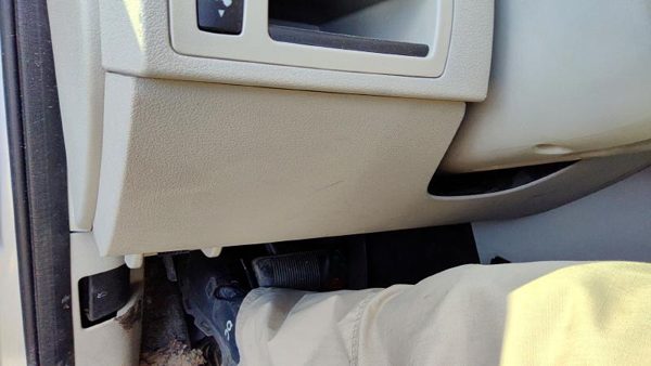 08-10 Grand Cherokee Lower Dash Under Column Knee Bolster Trim Panel Oem Gray D1 — photo 2