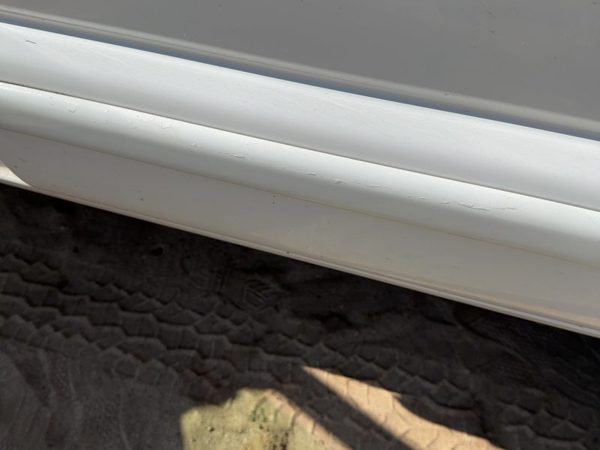 01-05 S10 Blazer Driver Left Rear Moulding From Door Back Trim Strip White 50U — photo 6
