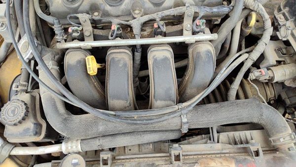 2000-2005 Dodge Neon Intake Manifold Oem 2.0L 04777379 — photo 2