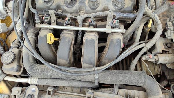 2000-2005 Dodge Neon Intake Manifold Oem 2.0L 04777379 — photo 3