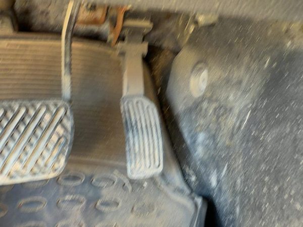 2014 Nissan Sentra Gas Pedal — photo 2