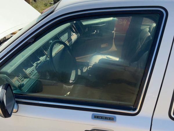 1994-1997 Lincoln Town Car Driver Left Front Side Window Door Glass Oem — photo 3