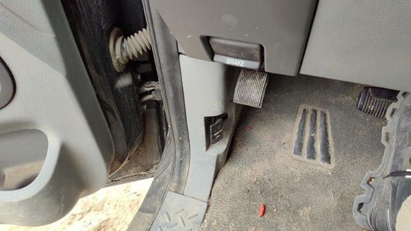 2004-2008 Ford F150 Driver Left Lower Kick Trim Panel Oem Gray Me — photo 2