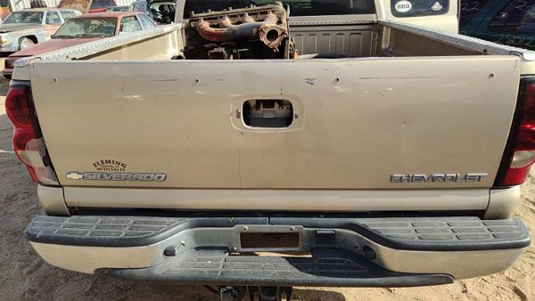 2004 Chevy Silverado 1500 Trunk/decklid/hatch/tailgate 15U Sandstone 15231877 — photo 1