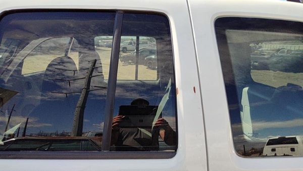 2002-2007 Jeep Liberty Driver Left Rear Vent Window Back Door Glass With Frame — photo 3