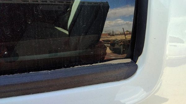 2002-2007 Jeep Liberty Driver Left Rear Vent Window Back Door Glass With Frame — photo 6