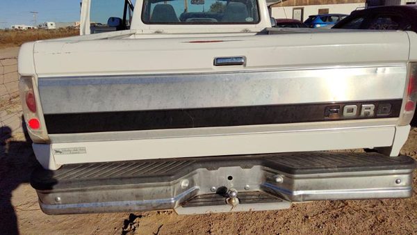 1995 Ford F150 Tail Finish Panel — photo 1