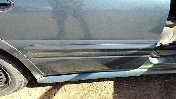 00-04 Lesabre Buick Lesabre Passenger Right Rear Moulding From Door Back Trim St — photo 1