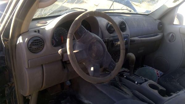 2004 Jeep Liberty — vehicle photo 3