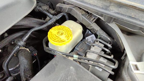 2015-2017 Chrysler 200 Power Brake Booster With Master Cylinder Pair Set Oem — photo 1