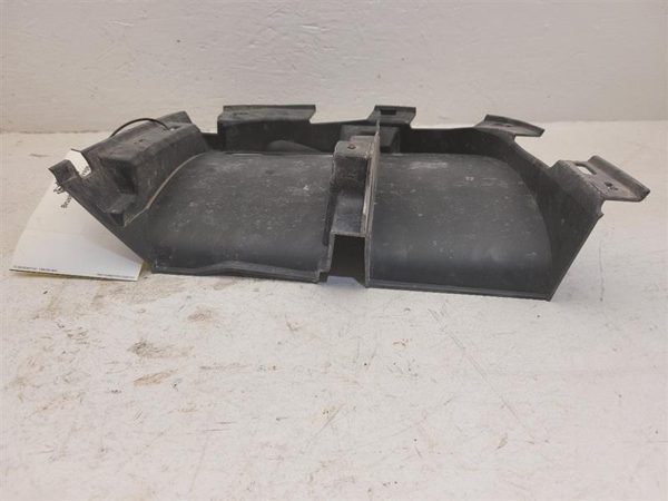 2016 Ram 1500 Grille RH Air Bracket Only — photo 3