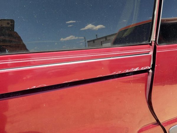 03 Chevy Venture Passenger Right Rear Moulding On Quarter Panel Oem Redfire 72U — photo 2