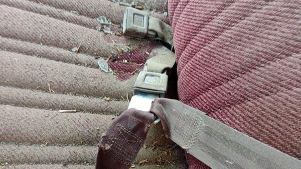 73-91 Gmc Sierra C3500 Driver Left Front Seat Belt Buckle Receiver Oem Red — photo 4