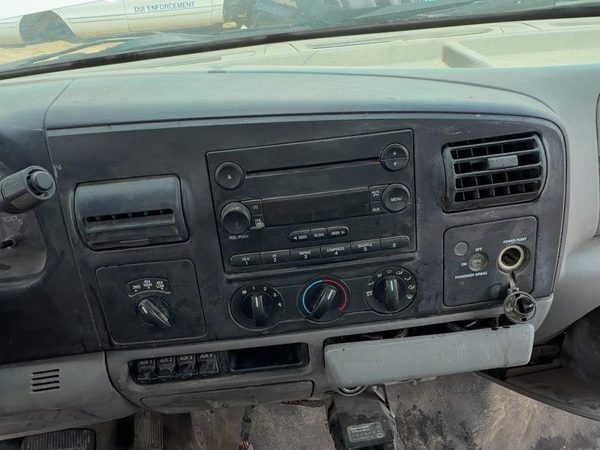 2005-2007 Ford F350 Trim Bezel Around Speedometer Oem Dash Surround Panel Gray — photo 1