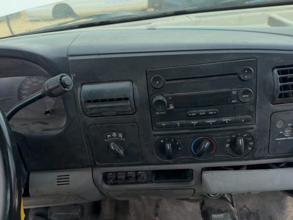 2005-2007 Ford F350 Trim Bezel Around Speedometer Oem Dash Surround Panel Gray — photo 6