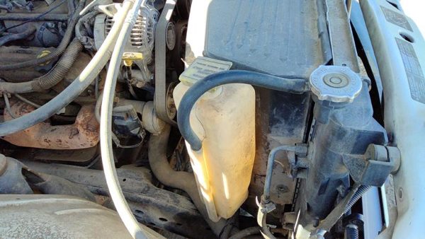 1998 Dodge Ram 1500 Coolant Recovery Bottle — photo 2