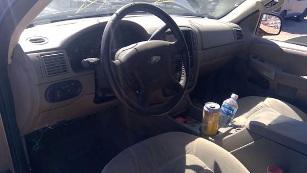 2005 Ford Explorer — vehicle photo 4