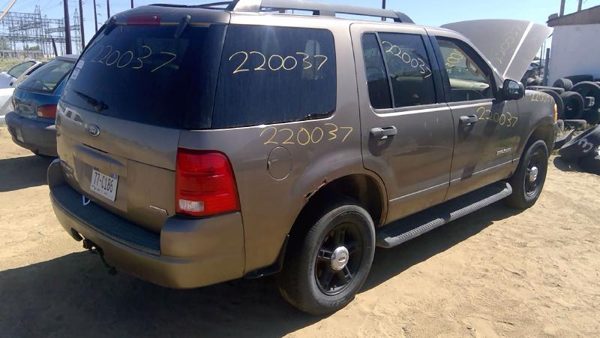 2005 Ford Explorer — vehicle photo 7