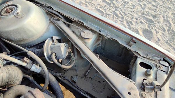 82-91 Pontiac 6000 Windshield Washer Fluid Reservoir With Pump Oem Wiper Tank — photo 3