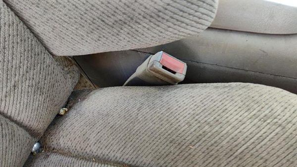 96-00 Silverado 2500 Passenger Right Front Seat Belt Buckle Receiver Oem Tan 52D — photo 2