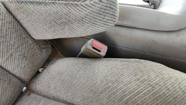 96-00 Silverado 2500 Passenger Right Front Seat Belt Buckle Receiver Oem Tan 52D — photo 4
