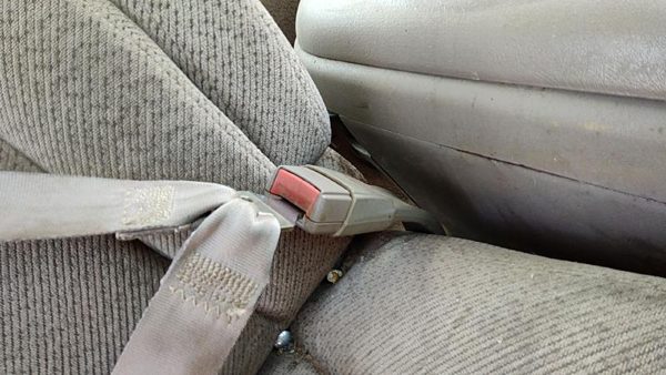 96-00 Silverado 2500 Passenger Right Front Seat Belt Buckle Receiver Oem Tan 52D — photo 6