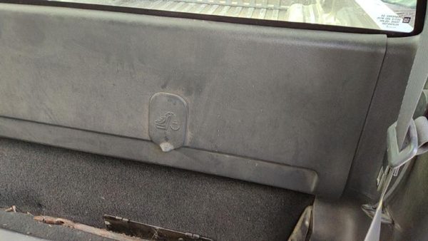 02 Sierra 2500 Hd Rear Trim Panel Behind Seat Below Back Glass Oem Graphite 12d — photo 2