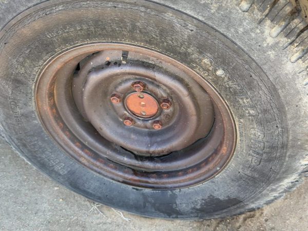 1978-1984 Dodge D150 15" Wheel Oem Factory Rim 02525050 — photo 1