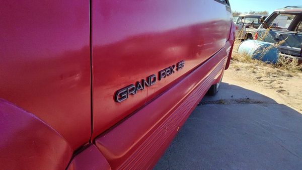 1993 Pontiac Grand Prix Driver Left Front Door 2 Door Red LH 12504873 — photo 7
