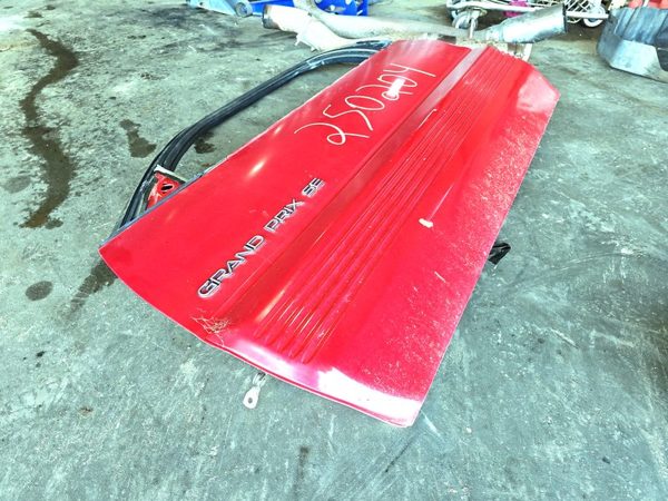 1993 Pontiac Grand Prix Driver Left Front Door 2 Door Red LH 12504873 — photo 11