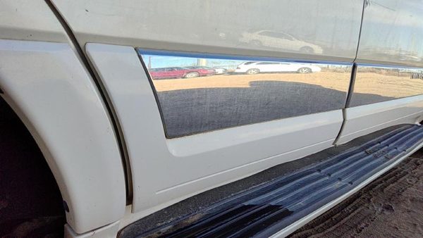 07-14 Navigator Passenger Right Rear Moulding From Door Back Pv White Chocolate — photo 3