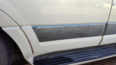 07-14 Navigator Passenger Right Rear Moulding From Door Back Pv White Chocolate
