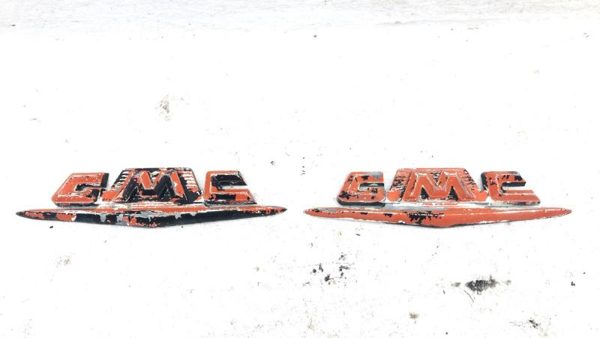 1958 Chevy Gmc 300 Full Size Fender Emblems Badges Pair Set Oem 2362154 — photo 1
