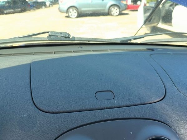 2006 Chevy HHR Center Upper Dash Cubby Storage Compartment OEM Gray LS 15834790 — photo 1