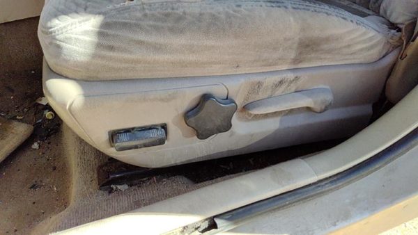 00-05 Impala Driver Left Side Power Seat Switch With Trim Panel Oem Neutral 52D — photo 3