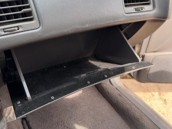1990-1991 Subaru Legacy Glove Box Assembly Complete Door With Latch Oem Gray — photo 4