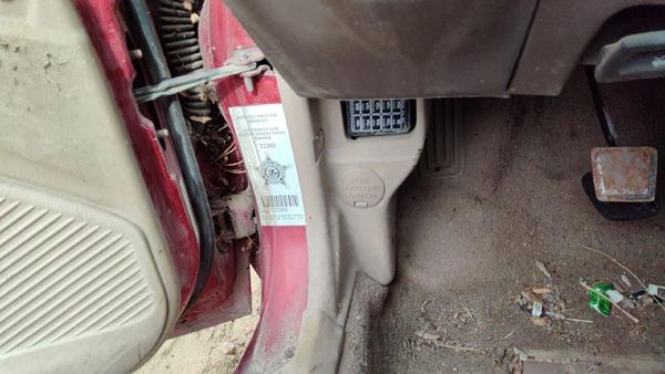 1997 Ford Escort Driver Left Lower Kick Trim Panel Oem Tan — photo 1