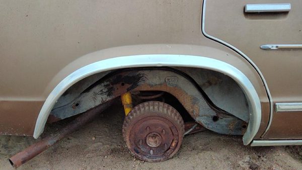 1978-1983 Chevy Malibu Passenger Right Rear Wheel Flare Moulding Oem Back — photo 1