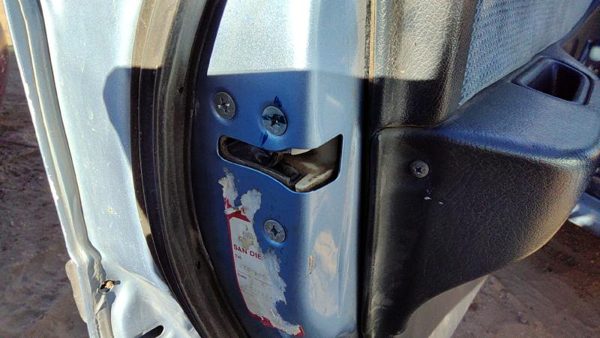 1988-1989 Honda Civic Driver Left Front Door Latch With Rods/Cables Oem — photo 4