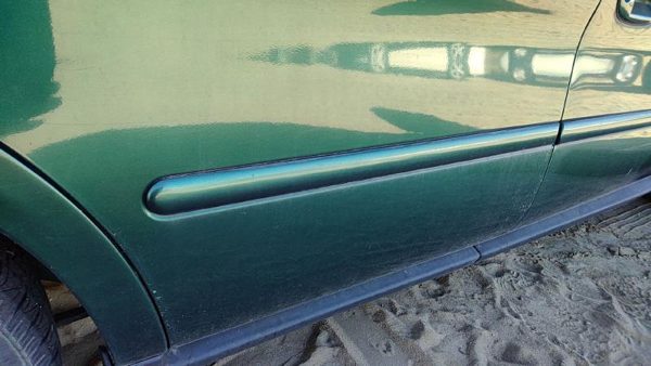 00-07 Taurus Passenger Right Rear Moulding From Door Back Trim Su Tropic Green — photo 1