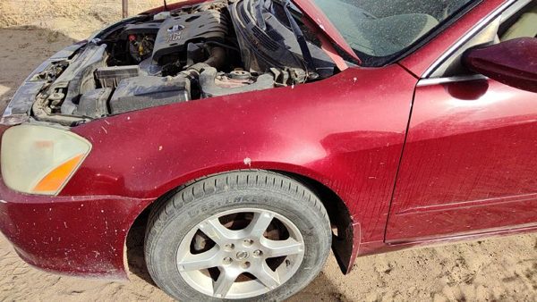 2002-2006 Nissan Altima Driver Left Front Fender Oem Red A15 631138J030 — photo 3