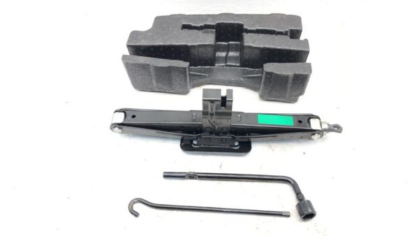 2010-2012 Hyundai Santa Fe Jack Assembly With Tool Kit Set Oem 91092B000 — photo 1