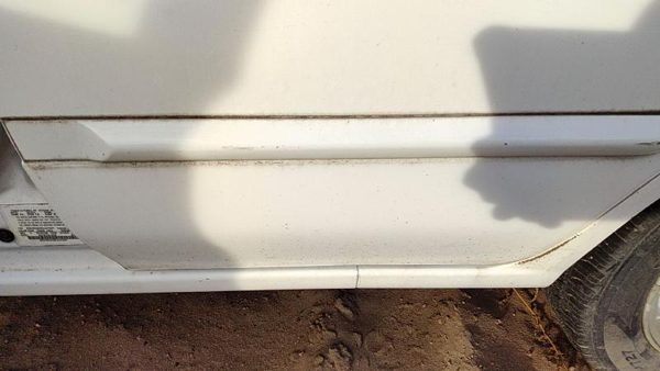 00-03 Sentra Driver Left Rear Moulding From Door Back Trim Strip White Qm1 — photo 4